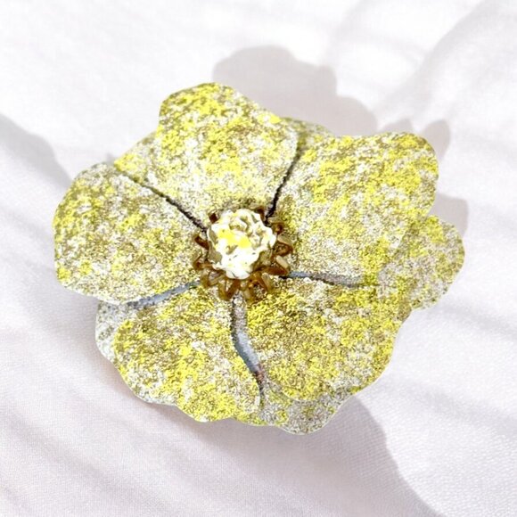 Vintage Coro Sugar Textured Large Flower Brooch - Picture 2 of 7